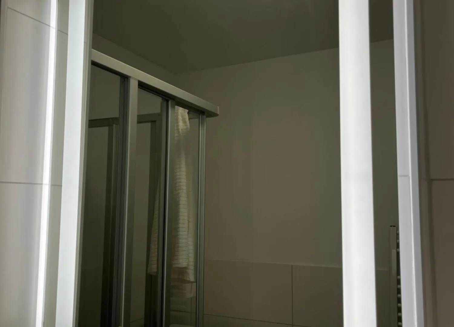 Ferienwohnung Modern Studio With Garden Near Isar River, München