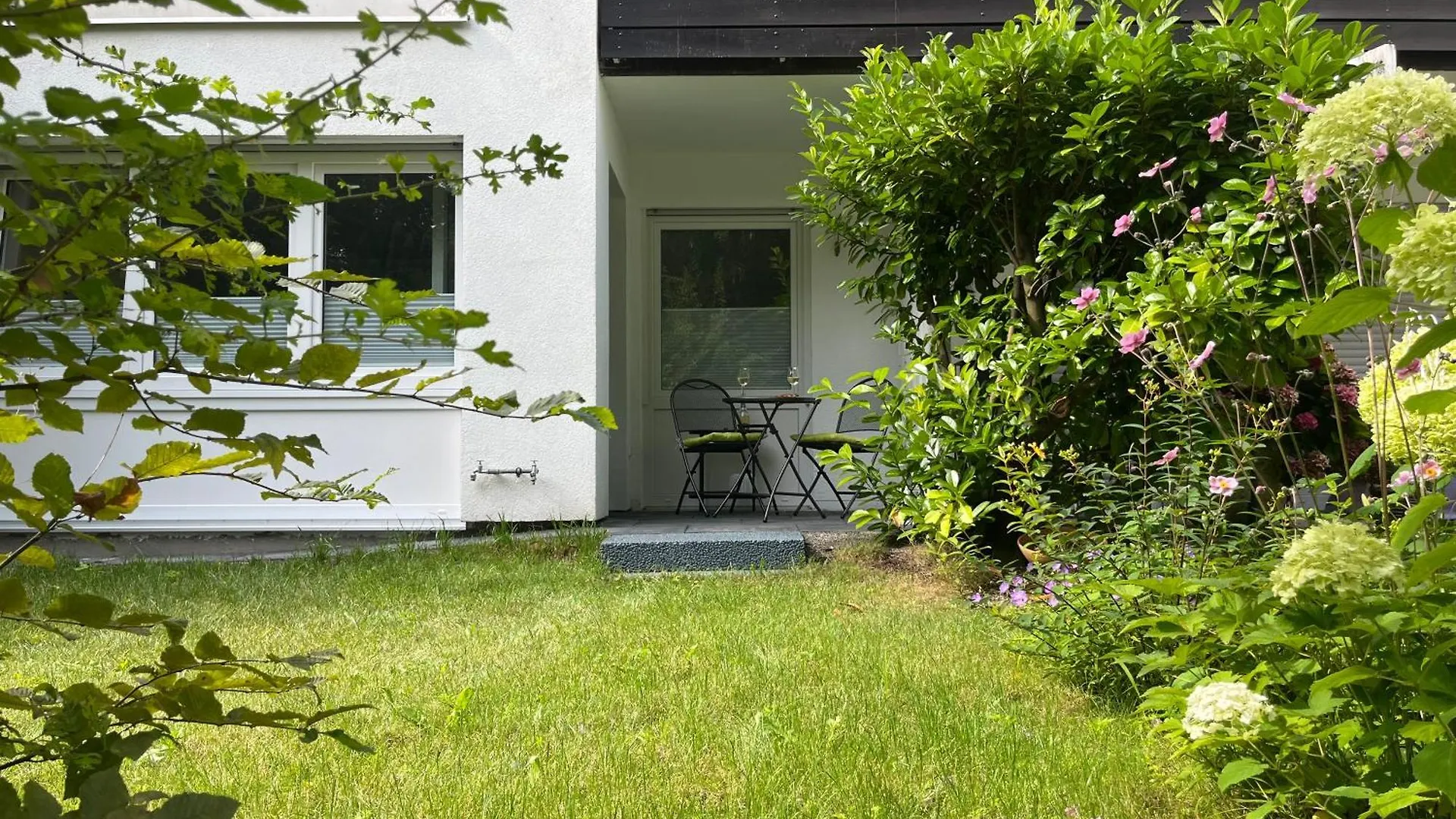 Apartment Ferienwohnung Modern Studio With Garden Near Isar River, München Deutschland