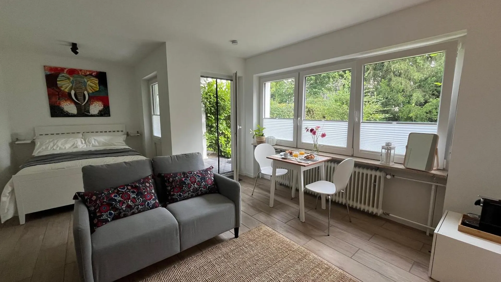 Modern Studio With Garden Near Isar River, Munich Apartment Germany