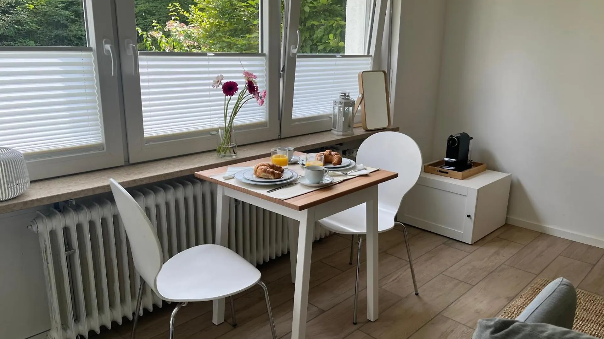 Modern Studio With Garden Near Isar River, Munich Apartment