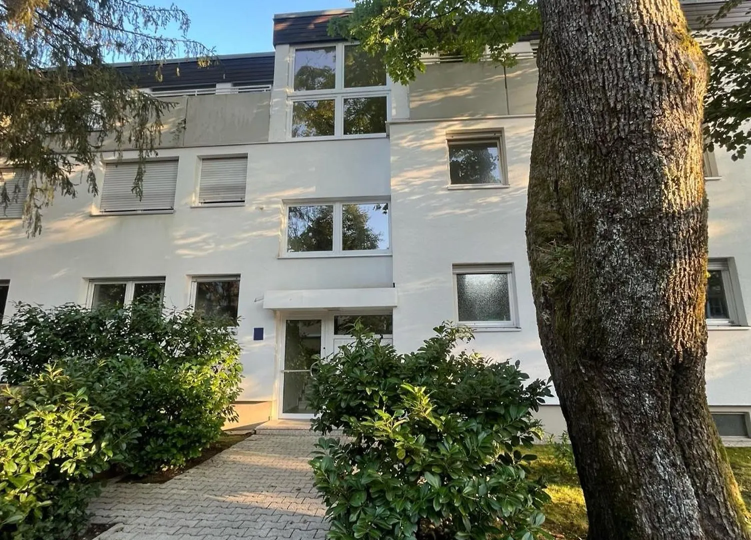 Modern Studio With Garden Near Isar River, Munich Apartment